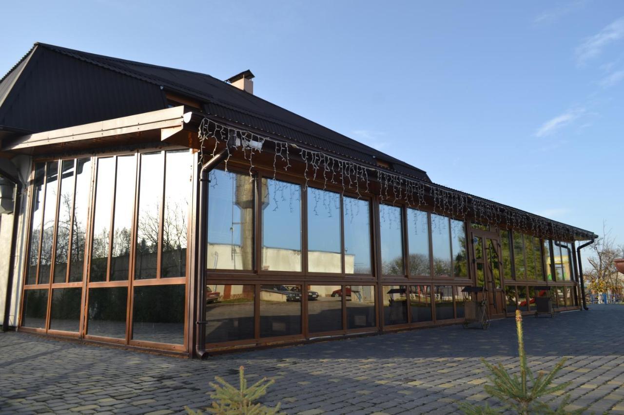 Holiday Stay Nika Буськ Екстер'єр фото